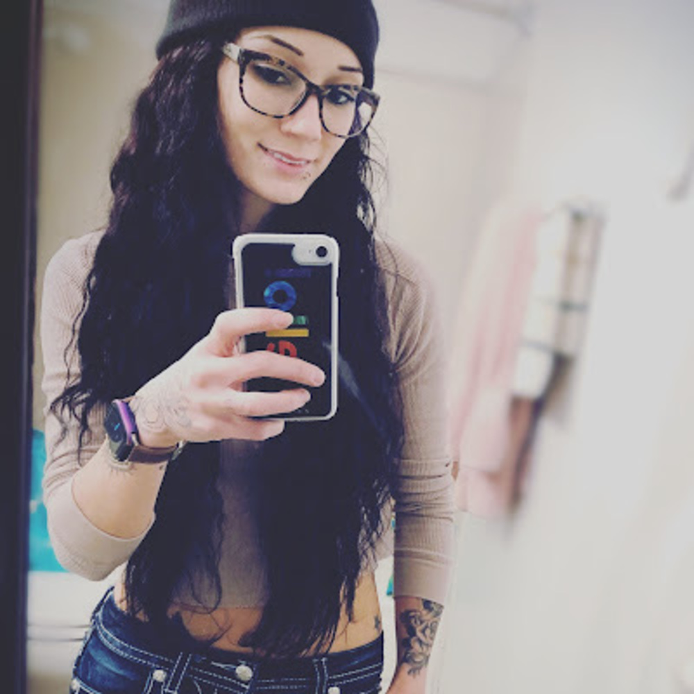 Meet your Posher, Reyna